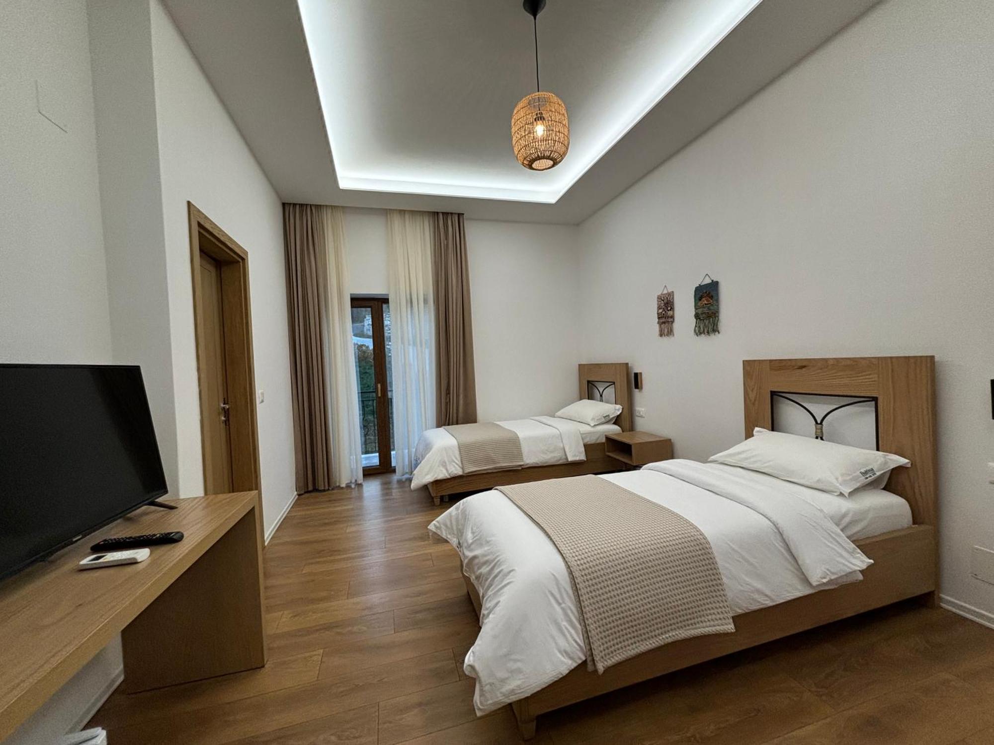Gle-Alb Agrotourism Hotel Tepelena Kültér fotó