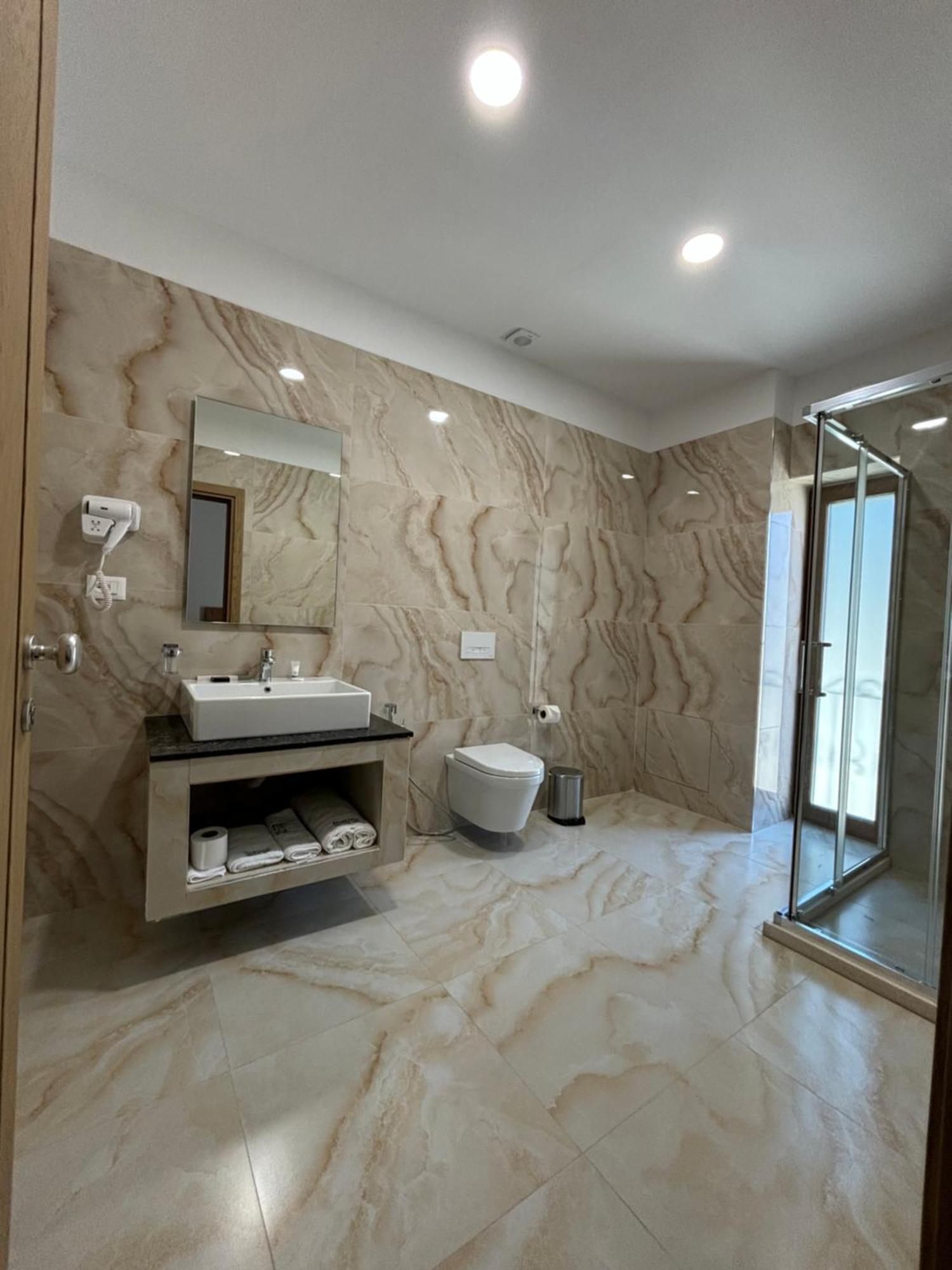Gle-Alb Agrotourism Hotel Tepelena Kültér fotó