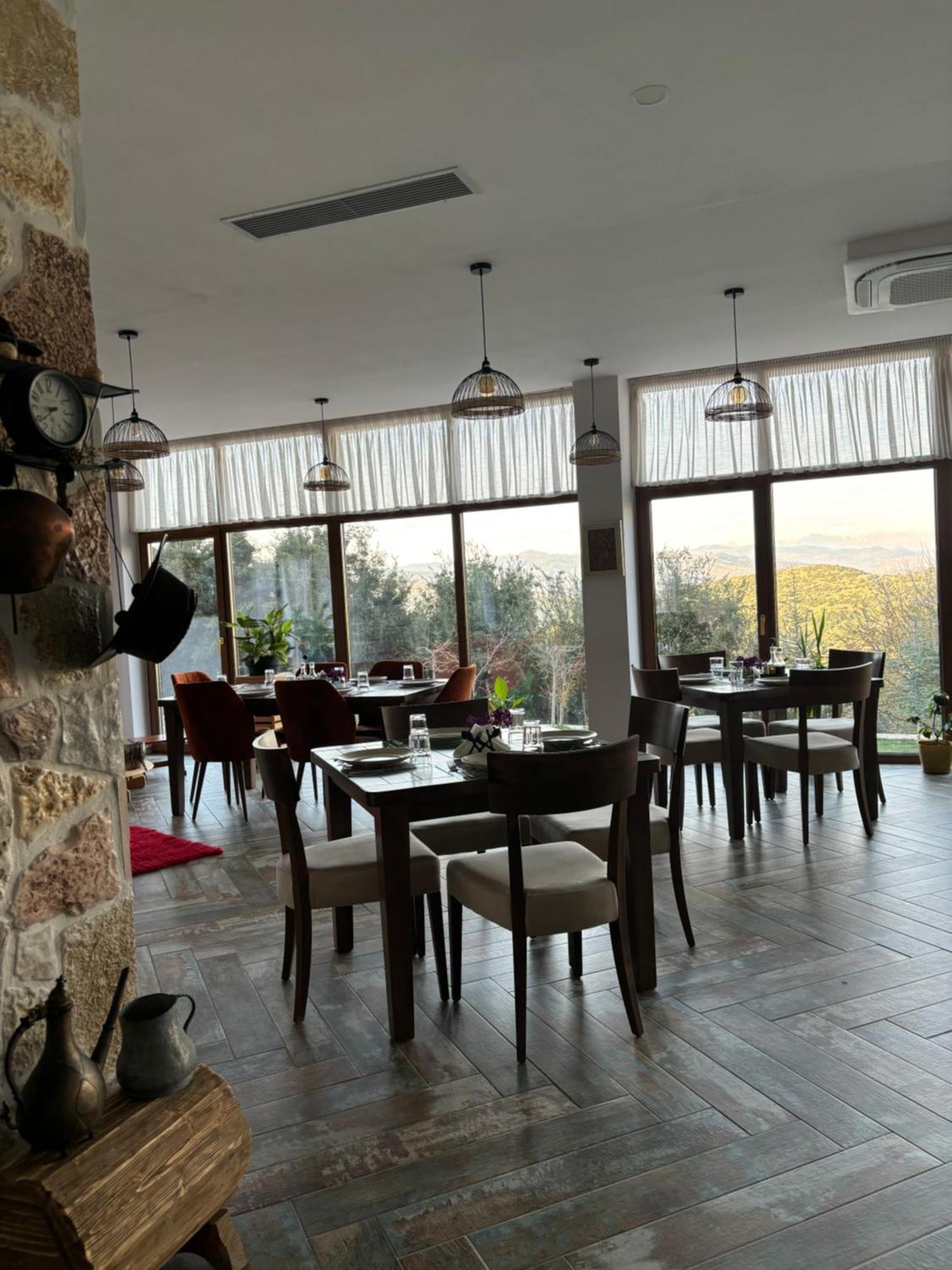 Gle-Alb Agrotourism Hotel Tepelena Kültér fotó